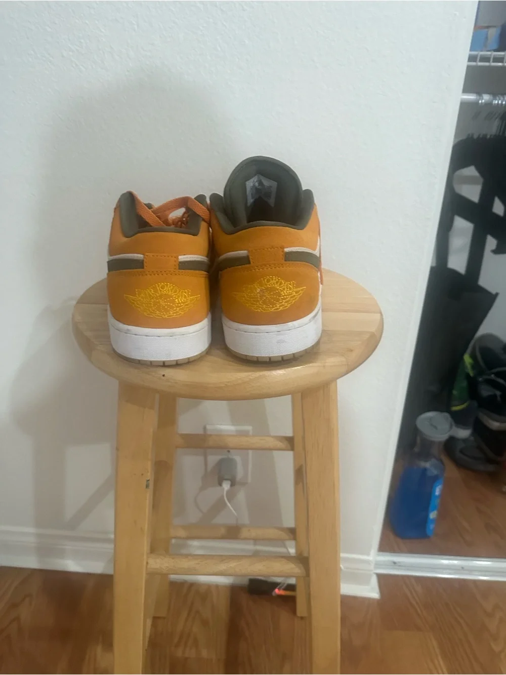 Jordan Low-Top Sneakers in Orange, White and Brown